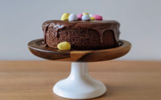 gâteau au chocolat et mini eggs