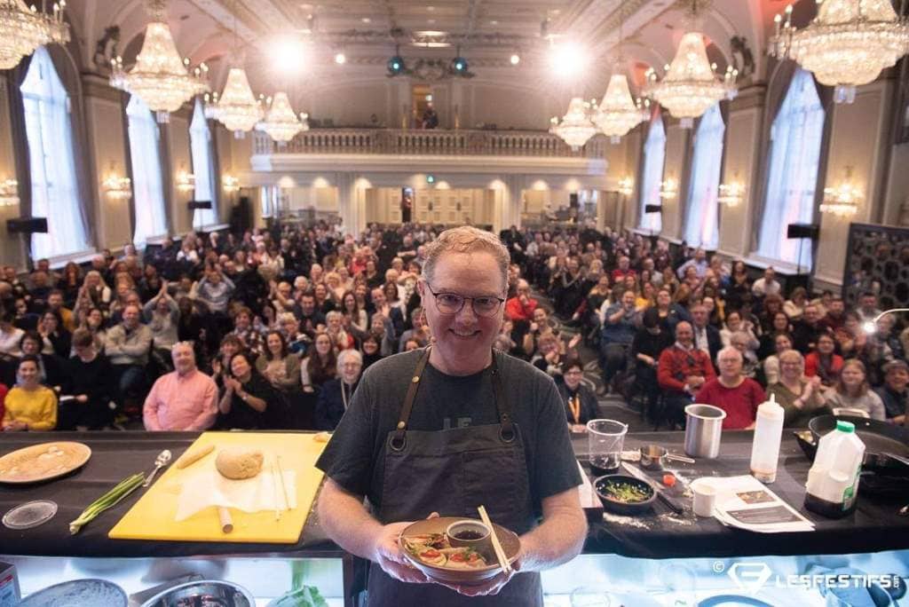 Stéphane Gadbois sur scène au FoodCampd de Québec 2019