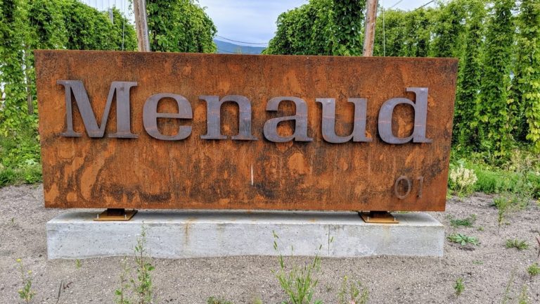 Menaud Distillerie de la terre à la bouteille 