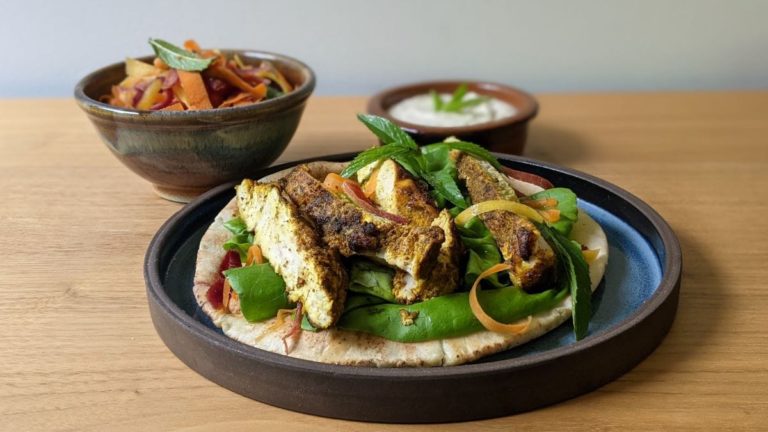 Salade Fattouche à la façon du service traiteur: Les Filles Fattoush