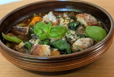 Un bol de Soupe toscane. Une recette facile. Mission cuisine urbaine