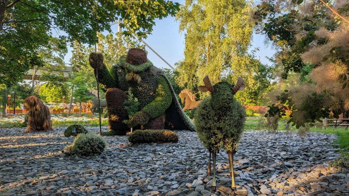 Mosaiculture Homme qui plantait des arbres