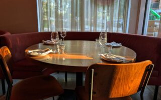 Ambiance cozy de la buvette Cerise rue Fleuru Ouest Montréal quartier Ahuntsic