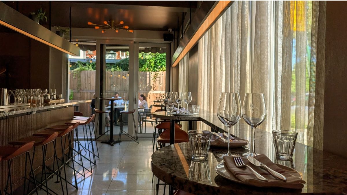 Ambiance cozy Buvette Cerise du groupe Les cavistes Ahuntsic Montréal