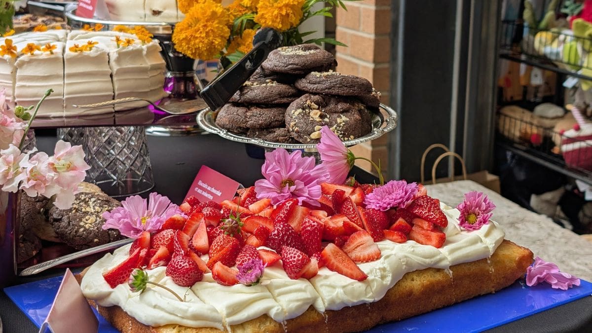 Gâteau aux fraises et camomille